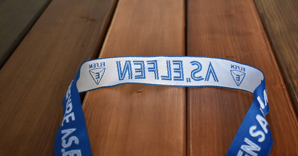 ネックストラップ_首内側